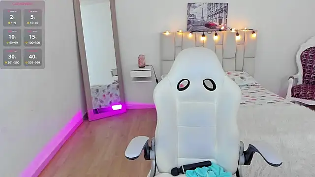 zoe turnner 18 online show from March 6, 2025, 11:25 am