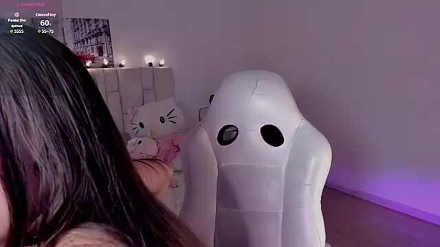 zoe turnner 18 online show from February 14, 2026, 11:21 am