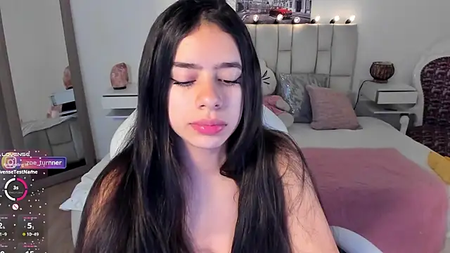 zoe turnner 18 online show from September 13, 2025, 11:32 am