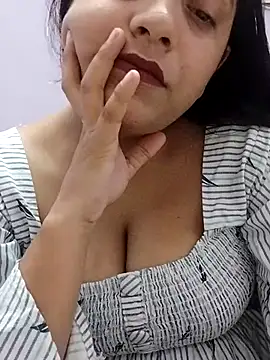 Snapshot of Simran-Kaur143 chatting on July 18, 2026, 6:16 pm Simran-Kaur143 online show from July 18, 2026, 6:16 pm