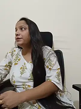 Snapshot of Simran-Kaur143 chatting on July 12, 2026, 10:38 am Simran-Kaur143 online show from July 12, 2026, 10:38 am