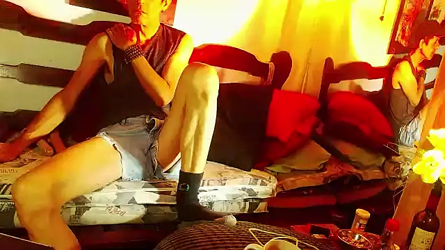 Snapshot of laye19 chatting on February 17, 2026, 4:43 am laye19 online show from February 17, 2026, 4:43 am