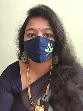 neelu-hoty online show from October 26, 2025, 5:24 pm