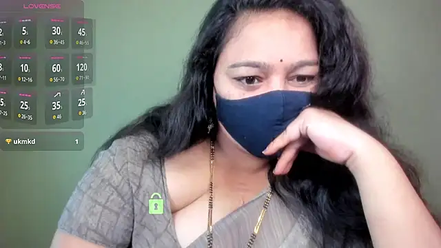 Snapshot of neelu-hoty chatting on June 10, 2026, 8:37 am neelu-hoty online show from June 10, 2026, 8:37 am