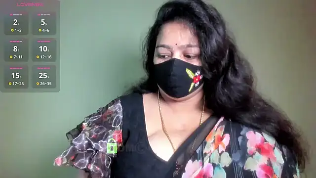 Snapshot of neelu-hoty chatting on July 18, 2026, 9:18 am neelu-hoty online show from July 18, 2026, 9:18 am