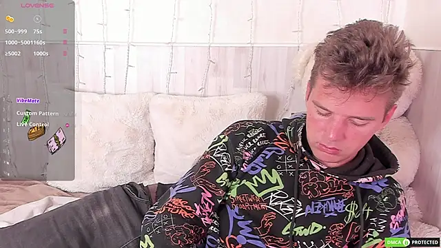 Snapshot of ArthurWhitee chatting on December 3, 2025, 8:47 am ArthurWhitee online show from December 3, 2025, 8:47 am