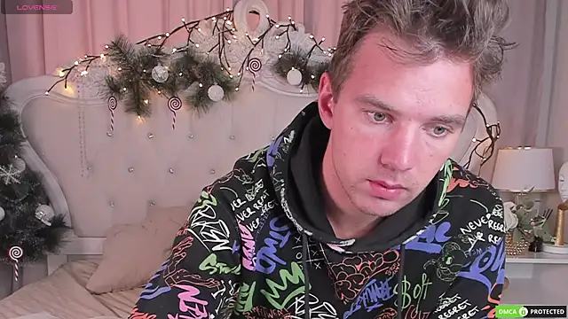 Snapshot of ArthurWhitee chatting on December 16, 2025, 8:07 am ArthurWhitee online show from December 16, 2025, 8:07 am