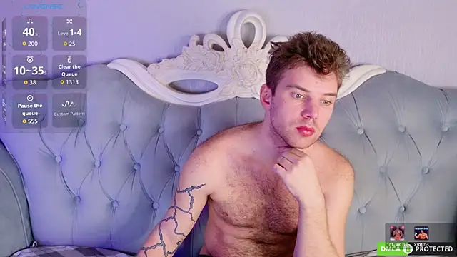 ArthurWhitee online show from April 19, 2026, 8:26 am