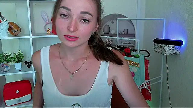  Barbie Kiss  online show from June 28, 2026, 3:40 pm