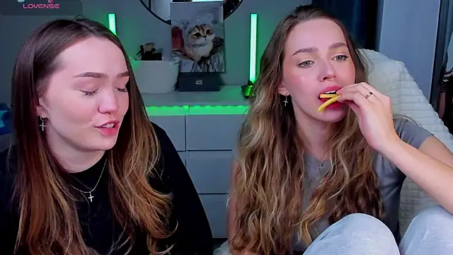 YaraKroft  online show from March 7, 2026, 8:47 pm