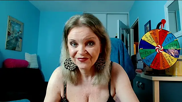 sexyjennyeu online show from December 16, 2025, 9:08 pm