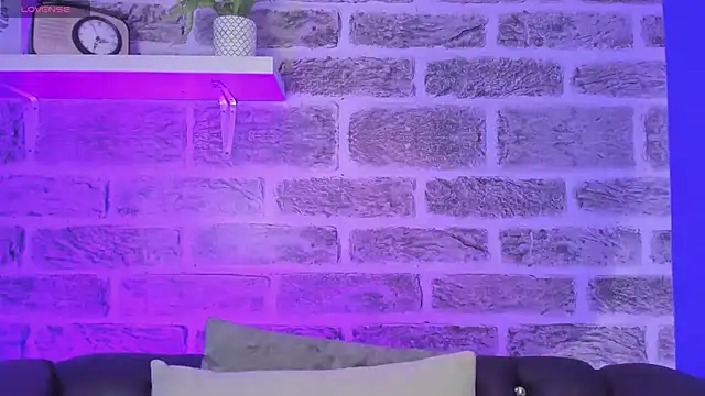 Snapshot of noah_ricci chatting on December 2, 2025, 12:18 pm noah ricci online show from December 2, 2025, 12:18 pm