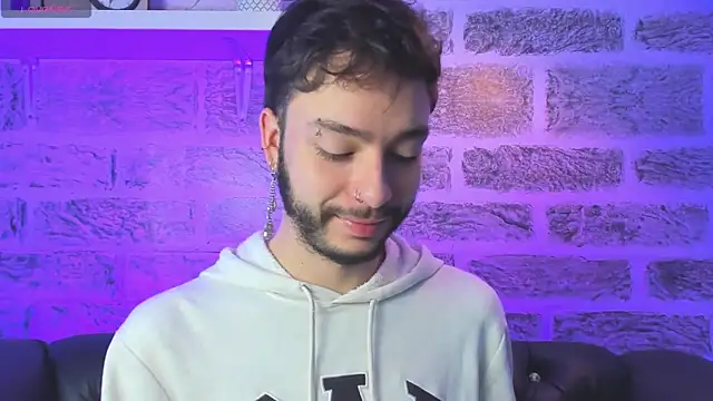 Snapshot of noah_ricci chatting on November 23, 2025, 12:15 pm noah ricci online show from November 23, 2025, 12:15 pm