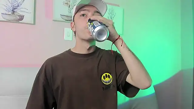 Snapshot of noah_ricci chatting on March 7, 2025, 1:07 pm noah ricci online show from March 7, 2025, 1:07 pm