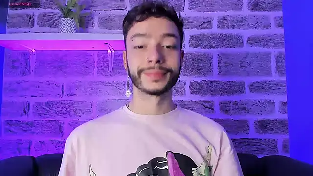 Snapshot of noah_ricci chatting on January 10, 2026, 12:00 pm noah ricci online show from January 10, 2026, 12:00 pm