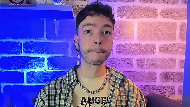 Snapshot of noah_ricci chatting on September 25, 2025, 12:33 pm noah ricci online show from September 25, 2025, 12:33 pm