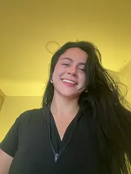 CoralineKam1 online show from February 22, 2025, 9:37 pm