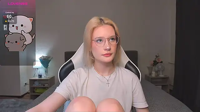 Snapshot of DearLia chatting on December 27, 2024, 9:17 am DearLia online show from December 27, 2024, 9:17 am