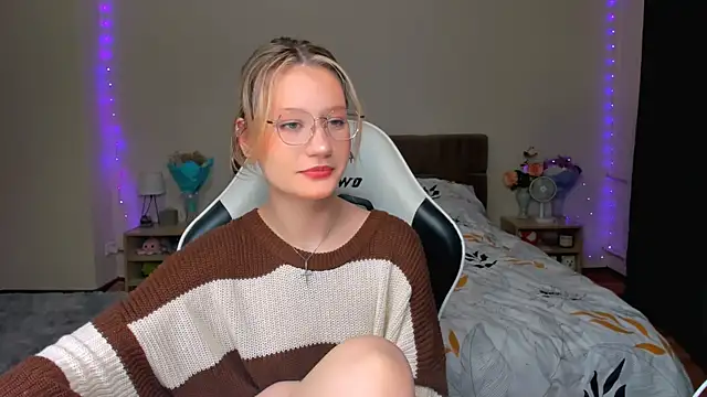 Snapshot of DearLia chatting on September 21, 2025, 8:25 pm DearLia online show from September 21, 2025, 8:25 pm