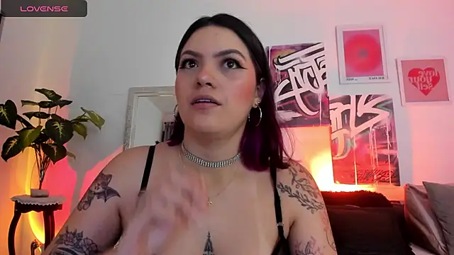 Snapshot of AnnieHuntters chatting on February 8, 2025, 1:54 am AnnieHuntters online show from February 8, 2025, 1:54 am