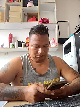 siatodo02 online show from December 6, 2024, 4:01 pm