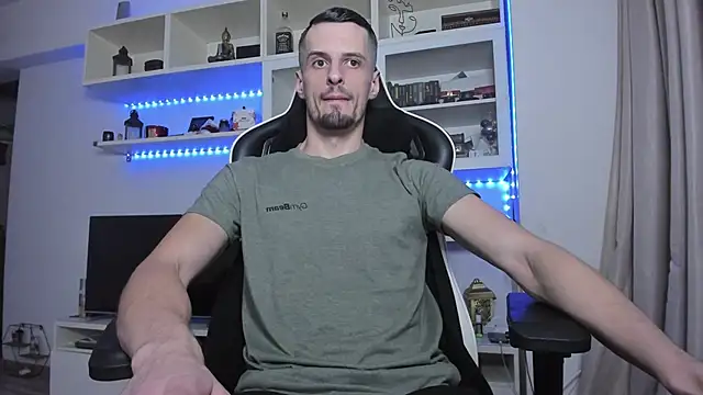 Snapshot of ToddClaytonn chatting on November 6, 2025, 1:42 am ToddClaytonn online show from November 6, 2025, 1:42 am