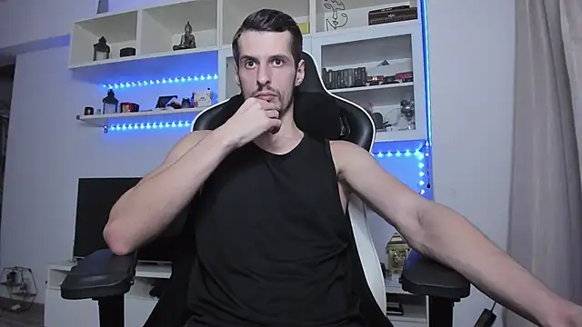 Snapshot of ToddClaytonn chatting on October 27, 2025, 9:38 pm ToddClaytonn online show from October 27, 2025, 9:38 pm