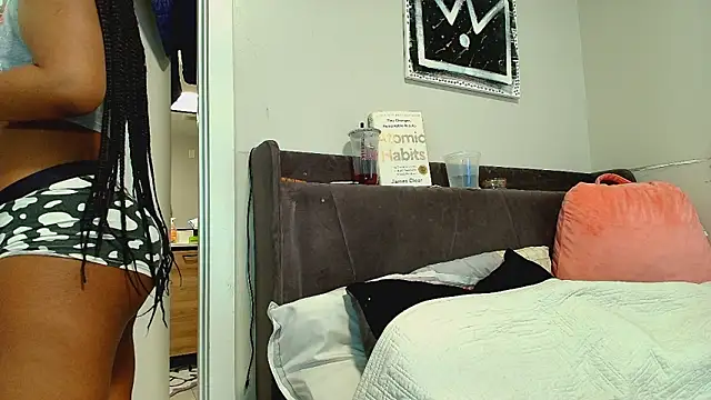 Naomiruty online show from March 4, 2026, 4:42 am