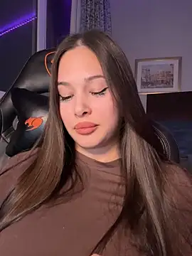 EricaWalls online show from November 11, 2025, 10:58 pm