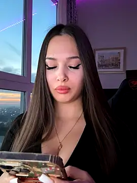 EricaWalls online show from November 29, 2025, 2:06 pm