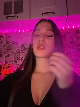 Snapshot of EricaWalls chatting on February 18, 2025, 10:47 pm EricaWalls online show from February 18, 2025, 10:47 pm