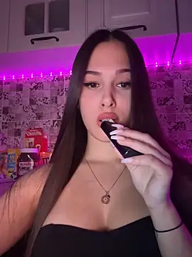 Snapshot of EricaWalls chatting on March 13, 2025, 9:05 pm EricaWalls online show from March 13, 2025, 9:05 pm