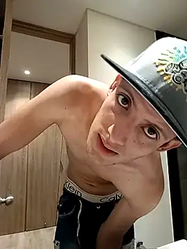 Duvan Martinez23 online show from April 3, 2026, 12:39 am