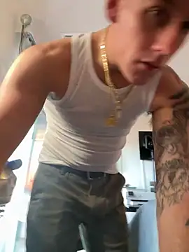 PeytonJohnn online show from November 8, 2025, 7:39 pm