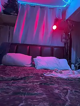 PeytonJohnn online show from February 5, 2026, 5:03 am