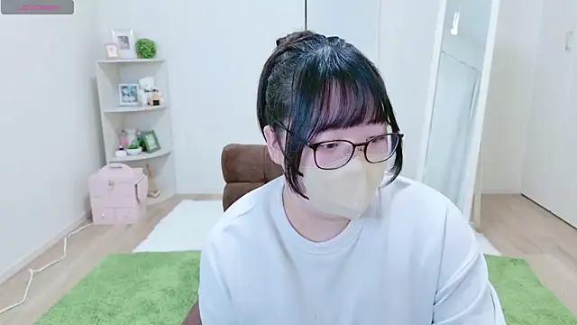 Snapshot of o-Aya-o chatting on February 17, 2025, 3:00 pm o-Aya-o online show from February 17, 2025, 3:00 pm