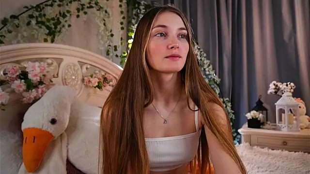 Snapshot of MonaEldon chatting on November 7, 2025, 2:16 am MonaEldon online show from November 7, 2025, 2:16 am