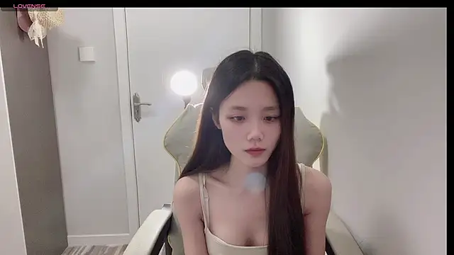 Snapshot of Puff-521 chatting on November 26, 2025, 1:05 am Puff-521 online show from November 26, 2025, 1:05 am