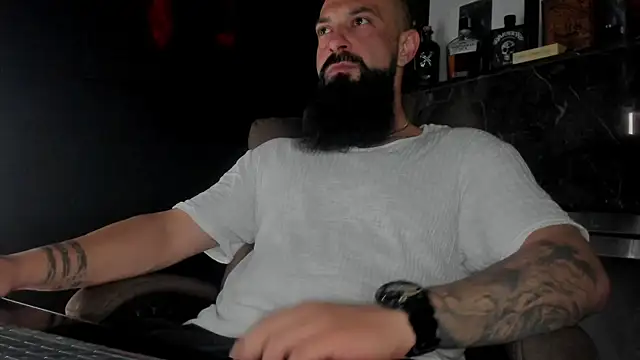 Snapshot of axxelrich_ chatting on October 3, 2025, 2:48 am axxelrich online show from October 3, 2025, 2:48 am