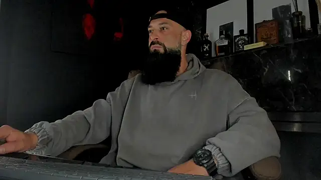 Snapshot of axxelrich_ chatting on November 1, 2025, 4:30 am axxelrich online show from November 1, 2025, 4:30 am