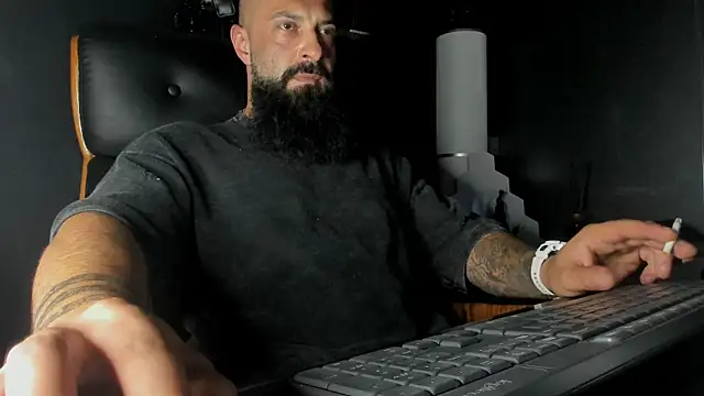 Snapshot of axxelrich_ chatting on September 12, 2025, 4:40 pm axxelrich online show from September 12, 2025, 4:40 pm