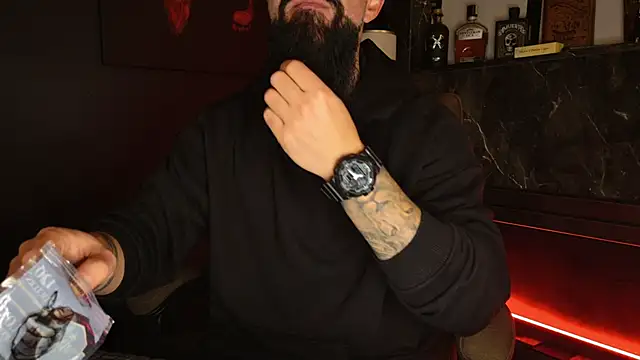 Snapshot of axxelrich_ chatting on November 25, 2025, 4:13 am axxelrich online show from November 25, 2025, 4:13 am