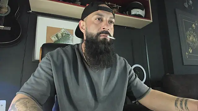 Snapshot of axxelrich_ chatting on February 15, 2025, 7:27 am axxelrich online show from February 15, 2025, 7:27 am