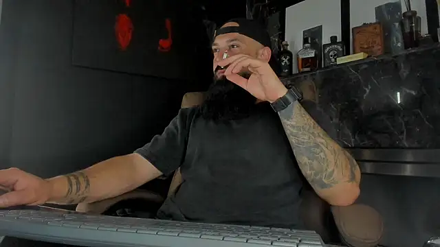 Snapshot of axxelrich_ chatting on November 2, 2025, 1:10 am axxelrich online show from November 2, 2025, 1:10 am