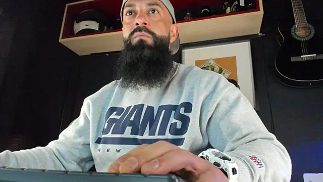 Snapshot of axxelrich_ chatting on February 8, 2025, 6:43 am axxelrich online show from February 8, 2025, 6:43 am