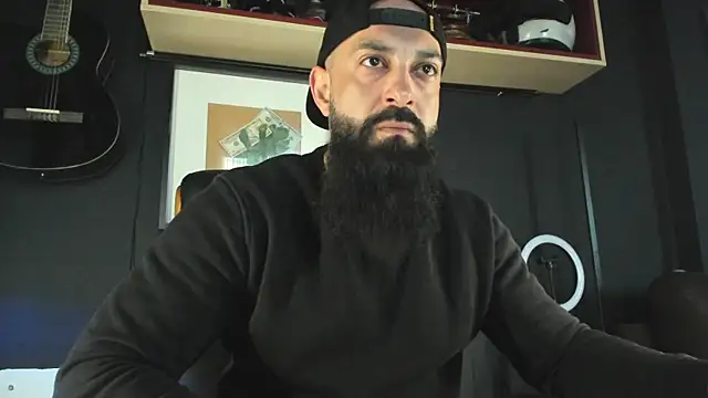 Snapshot of axxelrich_ chatting on February 11, 2025, 5:47 am axxelrich online show from February 11, 2025, 5:47 am