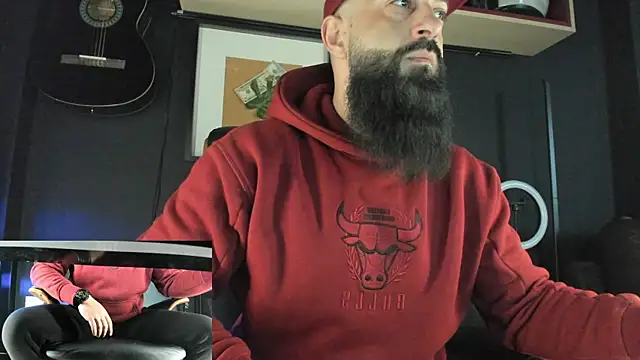 Snapshot of axxelrich_ chatting on February 18, 2025, 5:42 am axxelrich online show from February 18, 2025, 5:42 am