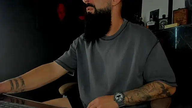 Snapshot of axxelrich_ chatting on October 9, 2025, 5:52 am axxelrich online show from October 9, 2025, 5:52 am