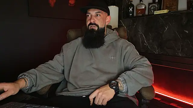 Snapshot of axxelrich_ chatting on November 26, 2025, 4:34 am axxelrich online show from November 26, 2025, 4:34 am