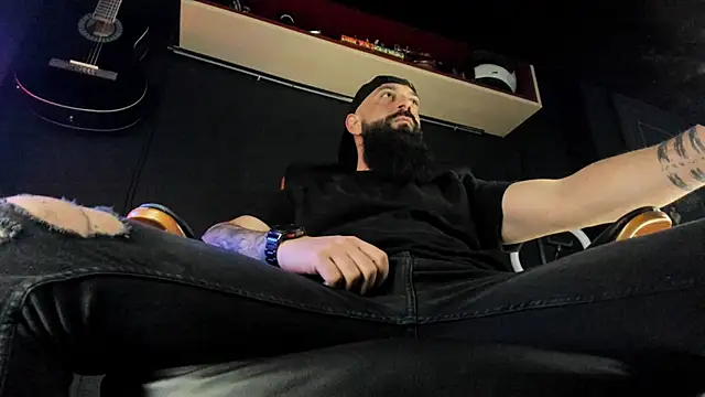 Snapshot of axxelrich_ chatting on March 3, 2025, 5:16 am axxelrich online show from March 3, 2025, 5:16 am